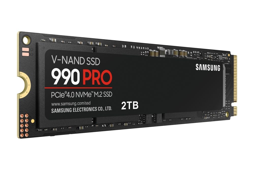 안에 든 삼성 990 PRO 2TB. PCIe로 붙으면 2,800MB/s를 낸다
